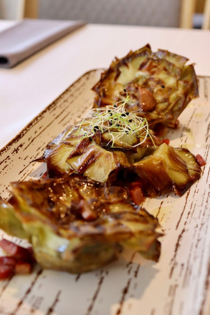 Flor de alcachofa con lascas de jamón, MADE Villajoyosa